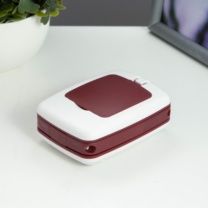 Настольная лампа с лупой 3х Настольная лампа с лупой 3х "Раскладушка" LED 5Вт 3000К 3хААА бордовый 9х6,5х25см RISALUX