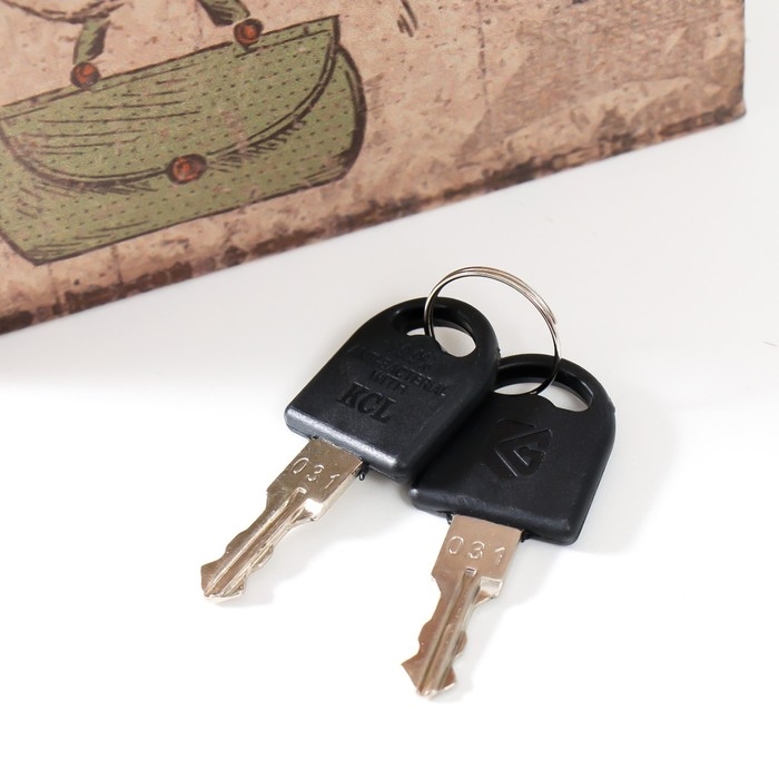 Сейф-книга дерево кожзам Сейф-книга дерево кожзам "Белочка в палантине и с сумочкой" 21х13х5 см