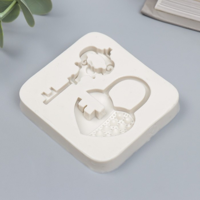 Молд силикон Молд силикон "Ключик и замочек-сердце" 2 предмета 5,8х6,2х1 см