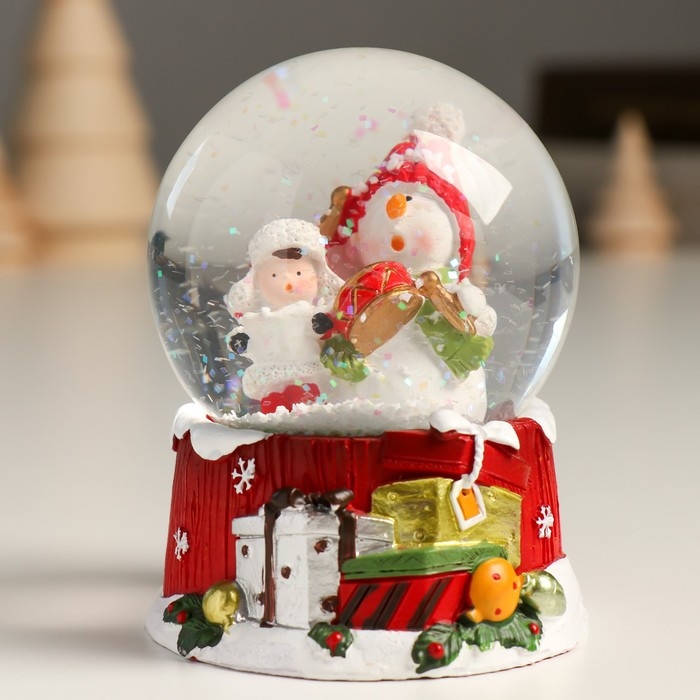 Сувенир полистоун водяной шар Сувенир полистоун водяной шар "Снеговик с мальчишкой" 7х8х9 см