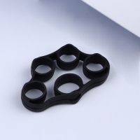 Массажёр для разработки рук и пальцев, 8 &times; 4 &times; 1,5 см, цвет чёрный