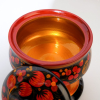 Сахарница &laquo;Ягодка&raquo; на ножке, 12&times;9 см, хохлома