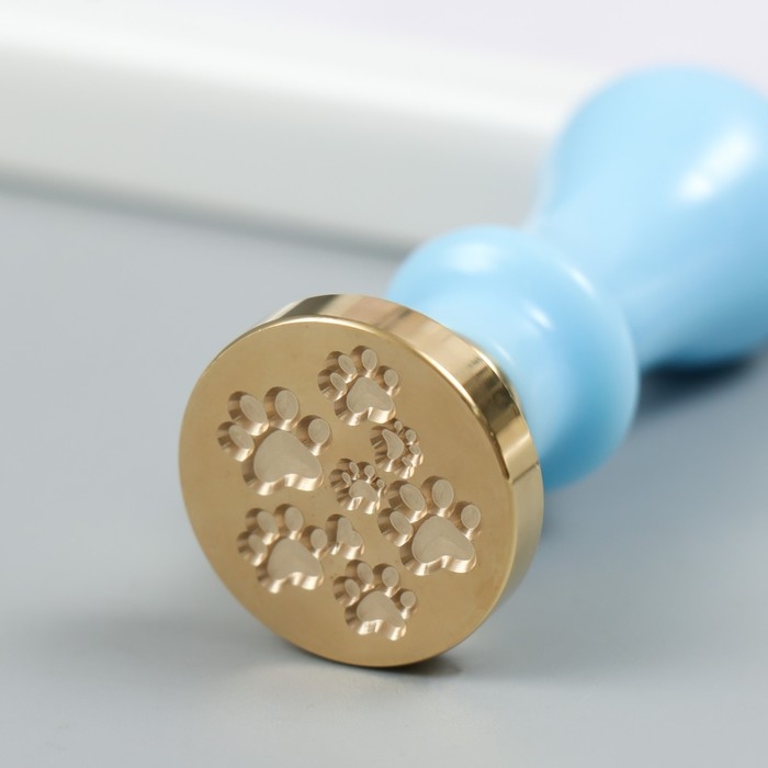 Печать для сургуча с пластиковой ручкой "Следы" 2,5х2,5 см