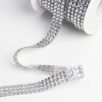 Стразы термоклеевые, d = 4 мм, ширина - 12 мм, 4,5 &plusmn; 0,5 м, цвет серебряный