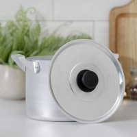 Кастрюля алюминиевая, 2.5 л, металлическая крышка