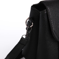 Сумка-мессенджер на магните, цвет чёрный Сумка-мессенджер на магните, цвет чёрный