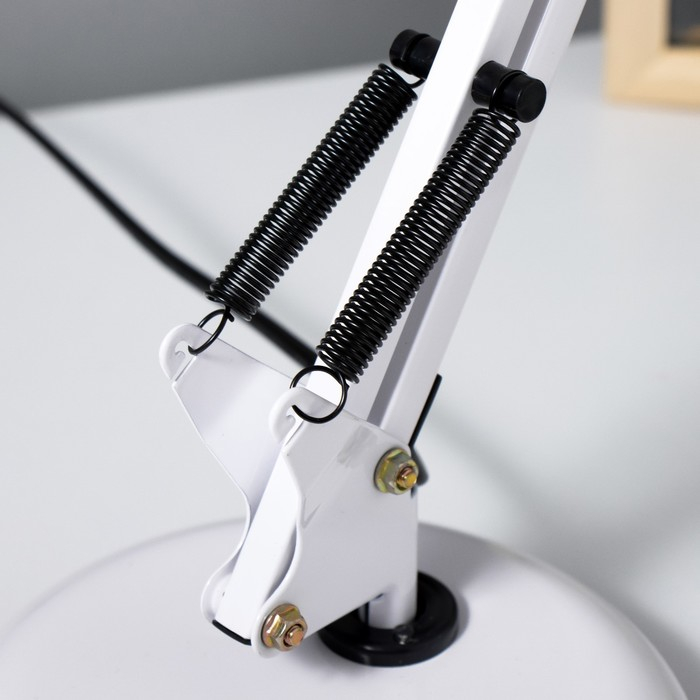 Лампа настольная 810 "Деко, белая" E27 40W RISALUX