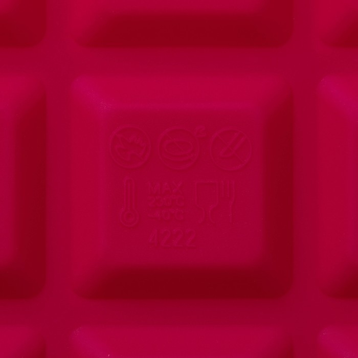 Форма для льда Доляна &laquo;Кубик&raquo;, силикон, 18,5&times;11,8&times;3 см, 15 ячеек 3,4&times;3,4 см, цвет розовый