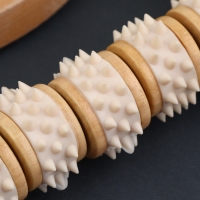 Массажёр &laquo;Коромысло&raquo;, 14,5 &times; 8 &times; 3 см, деревянный, 5 колёс с шипами, цвет бежевый