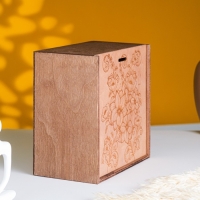 Подарочный пенал "Цветы" 20х20х10 см Подарочный пенал "Цветы" 20х20х10 см