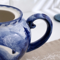 Сахарница "Уют", сюжет, 14 х 14 см, гжель Сахарница "Уют", сюжет, 14 х 14 см, гжель