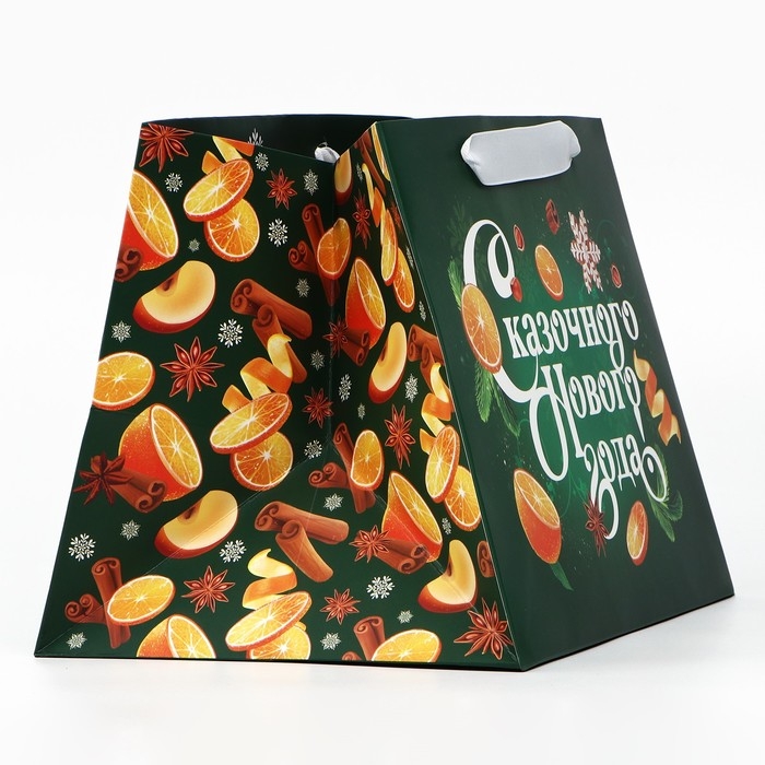 Пакет подарочный новогодний с широким дном &laquo;Новогодняя сказка&raquo;, 25 х 19 х 18 см, Новый год