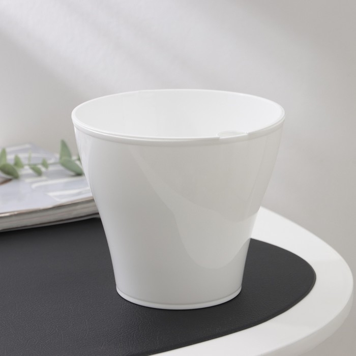 Кашпо для цветов со вставкой «Афина», 1 л, цвет белый Кашпо для цветов со вставкой «Афина», 1 л, цвет белый