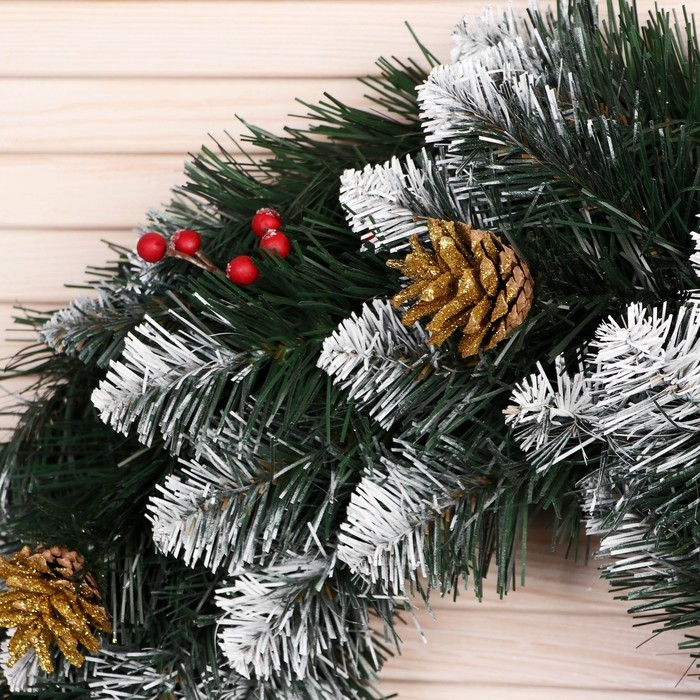 Новогодний венок Новогодний венок "Интерьерный белоснежный"шишка золото + ягода 50 см