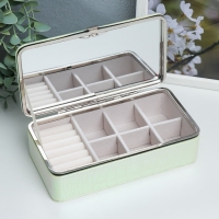 Шкатулка кожзам для украшений "Рептилия. Жёлто-зелёный перламутр" 6х9,8х18,5 см Шкатулка кожзам для украшений "Рептилия. Жёлто-зелёный перламутр" 6х9,8х18,5 см