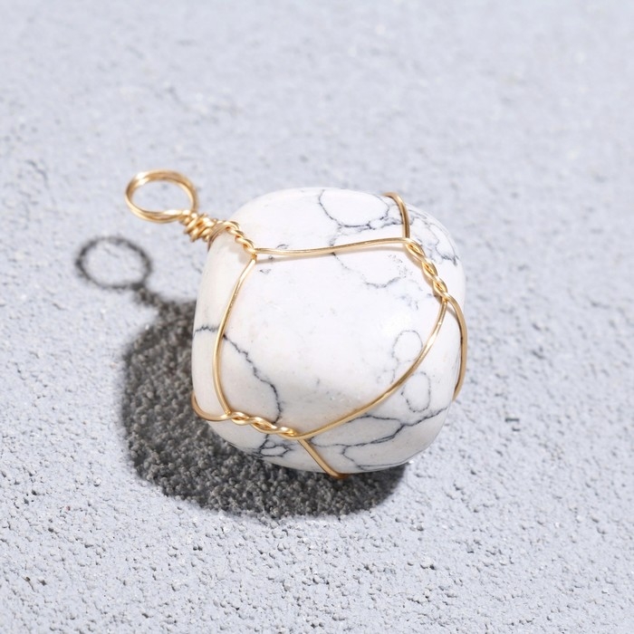 Брелок Брелок "Говлит", в проволоке