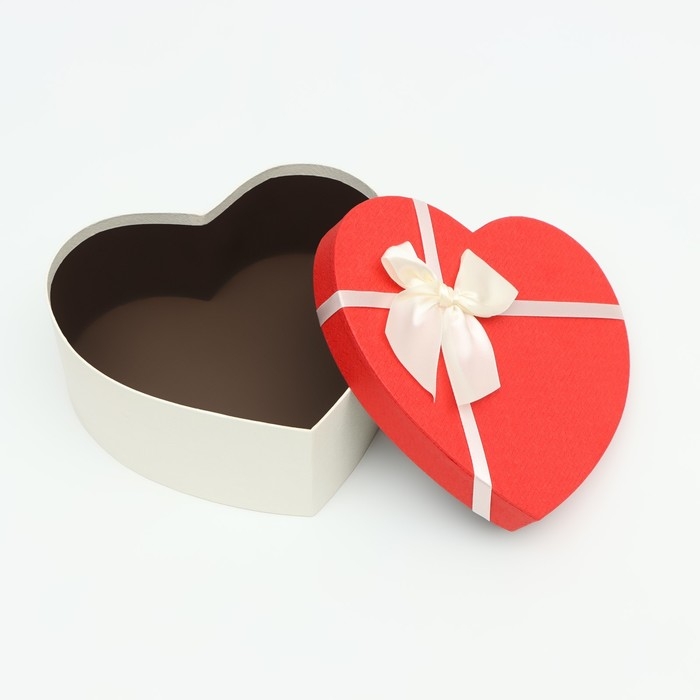 Набор коробок 3 в 1 сердца Набор коробок 3 в 1 сердца "Белый бант", 22 x 20 x 9; 19 x 17 x 7,5; 16 x 13,5 x 6 см