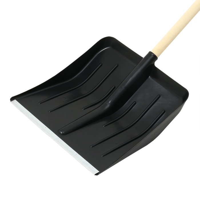 Лопата для уборки снега, пластиковый ковш 410 &times; 440 мм, оцинкованная планка, деревянный черенок, &laquo;Метель&raquo;