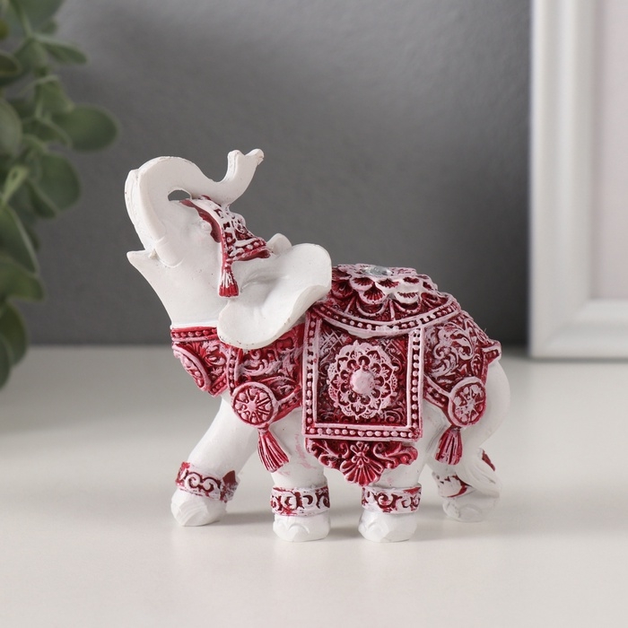 Сувенир полистоун "Белый слон. Бордовая попона с цветком и стразой" 9х4,8х9,5 см