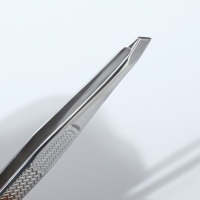 Пинцет &laquo;Premium&raquo; скошенный, узкий, 9 см, на блистере, цвет серебристый