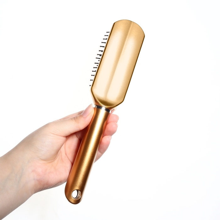 Расчёска массажная, 4,5 × 23 см, цвет золотистый Расчёска массажная, 4,5 × 23 см, цвет золотистый