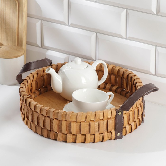 Поднос - корзинка для завтрака Доляна &laquo;Массив&raquo;, с ручками из искусственной кожи, d=29 см