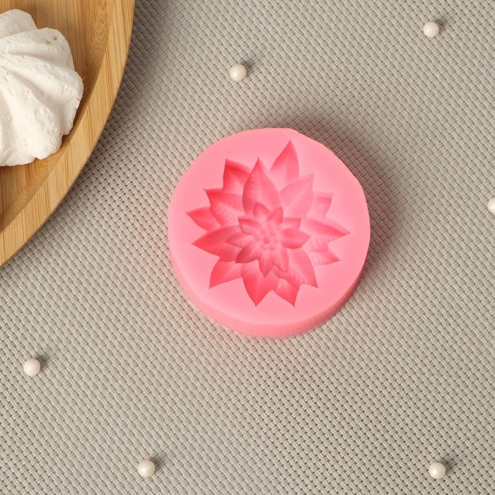 Молд Доляна &laquo;Многолистник&raquo;, силикон, 6,3&times;6,3&times;1,7 см, цвет МИКС