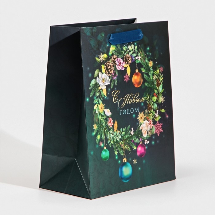 Пакет подарочный новогодний ламинированный &laquo;Волшебство&raquo;, MS 18 х 23 х 10 см, Новый год