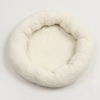 Лежанка для собак и кошек "Уют", мягкий мех, 50 х 42 х 11 см, молочная Лежанка для собак и кошек "Уют", мягкий мех, 50 х 42 х 11 см, молочная