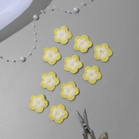 Вязаные элементы &laquo;Цветочки&raquo;, 2,8 &times; 2,8 см, 10 шт, цвет жёлтый/белый