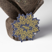 Светодиодная фигура &laquo;Ёлка с ягодами и шишками&raquo;, 11.5 &times; 27 &times; 7.5 см, пластик, батарейки CR2032х2 (в комплекте), свечение тёплое белое