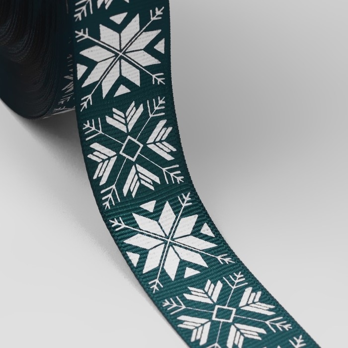 Новый год! Лента репсовая &laquo;Узорные снежинки&raquo;, 25 мм, 23 &plusmn; 1 м, цвет зелёный №1249
