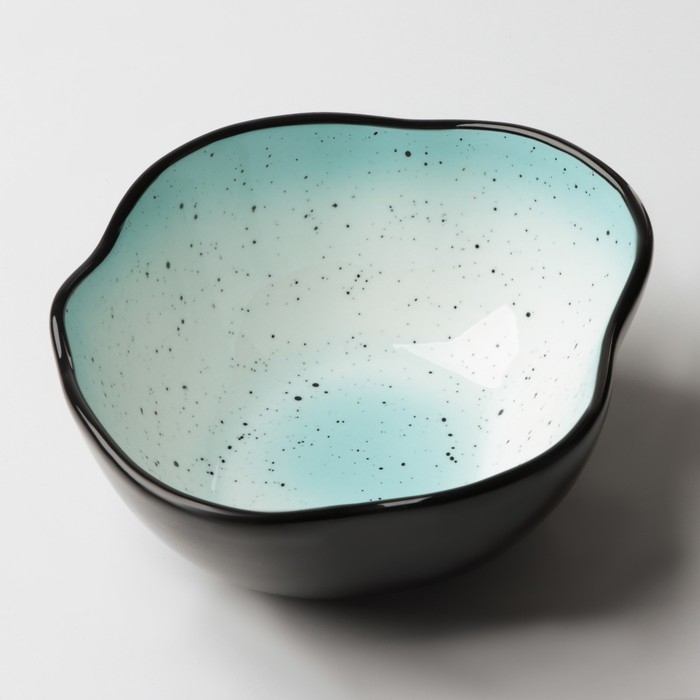 Салатник керамический неровный край &laquo;Синяя&raquo;, 600 мл, 17 см, цвет синий