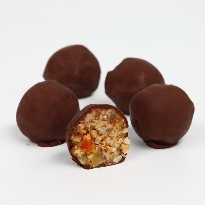 Конфеты грильяж &laquo;Яркого 2025&raquo; с арахисом, изюмом, цукатами из апельсина и мёдом, в коробке, 135 г.