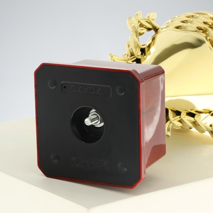 Кубок 184A, наградная фигура, золото, подставка пластик, 29 &times; 14 &times; 9,5 см.