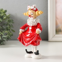 Сувенир полистоун "Клоунесса" бело-красный 9х6х16,5 см Сувенир полистоун "Клоунесса" бело-красный 9х6х16,5 см