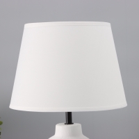 Лампа настольная "Луиза" 1х40Вт Е27 белый 25х25х38,,5см Лампа настольная "Луиза" 1х40Вт Е27 белый 25х25х38,,5см