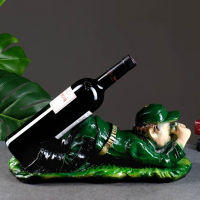 Подставка под бутылку "Охотник" цветной 39см Подставка под бутылку "Охотник" цветной 39см