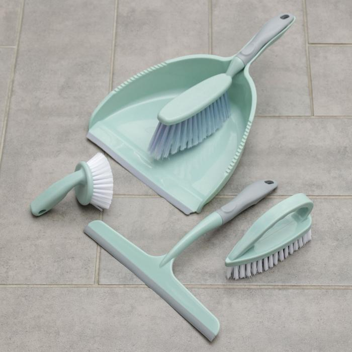 Щётки для уборки, набор из 5 предметов: совок, 3 щётки, водосгон, цвет МИКС Щётки для уборки, набор из 5 предметов: совок, 3 щётки, водосгон, цвет МИКС