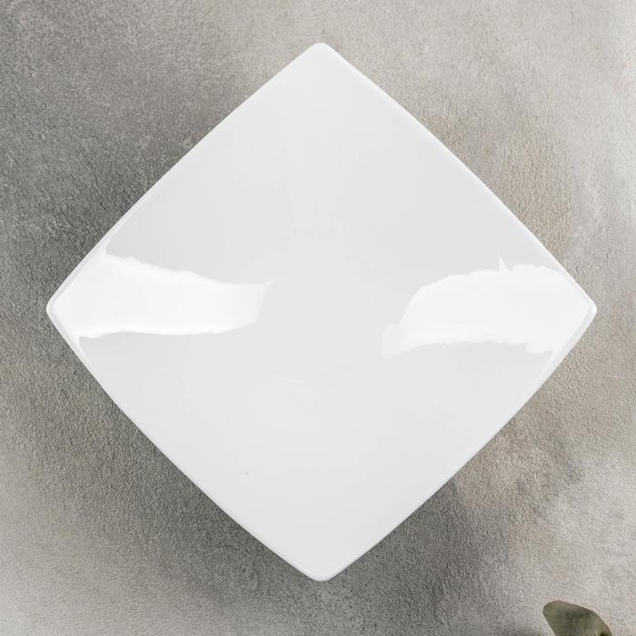 Блюдо фарфоровое квадратное Wilmax, d=18,5 см