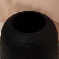 Ваза для цветов «Сара» из черного стекла 22 х 20 х 20 см Ваза для цветов «Сара» из черного стекла 22 х 20 х 20 см