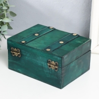 Шкатулка дерево сундучок "Алиенора" с заклёпками, плоская, зелёный 15х11,5х7,5 см Шкатулка дерево сундучок "Алиенора" с заклёпками, плоская, зелёный 15х11,5х7,5 см