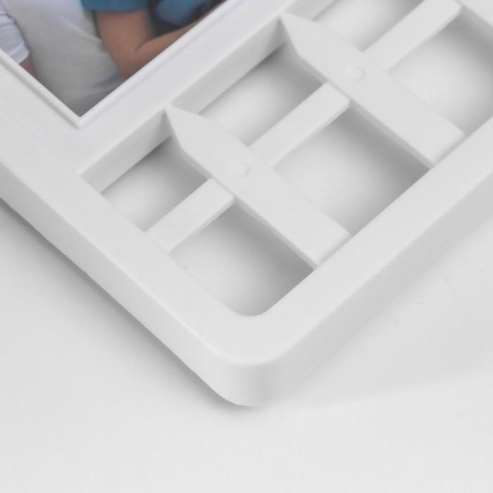 Фоторамка пластик на 3 фото 10х10, 10х15 см Фоторамка пластик на 3 фото 10х10, 10х15 см "Домик в деревне" белый 32,5х34 см