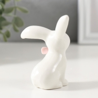 Сувенир керамика "Крольчонок с розовым цветочком" 6,8х4,8х7,9 см Сувенир керамика "Крольчонок с розовым цветочком" 6,8х4,8х7,9 см