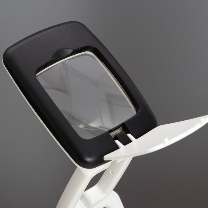 Настольная лампа с лупой 3х Настольная лампа с лупой 3х "Раскладушка" LED 5Вт 3000К USB бело-черный 9х6,5х25см RISALUX