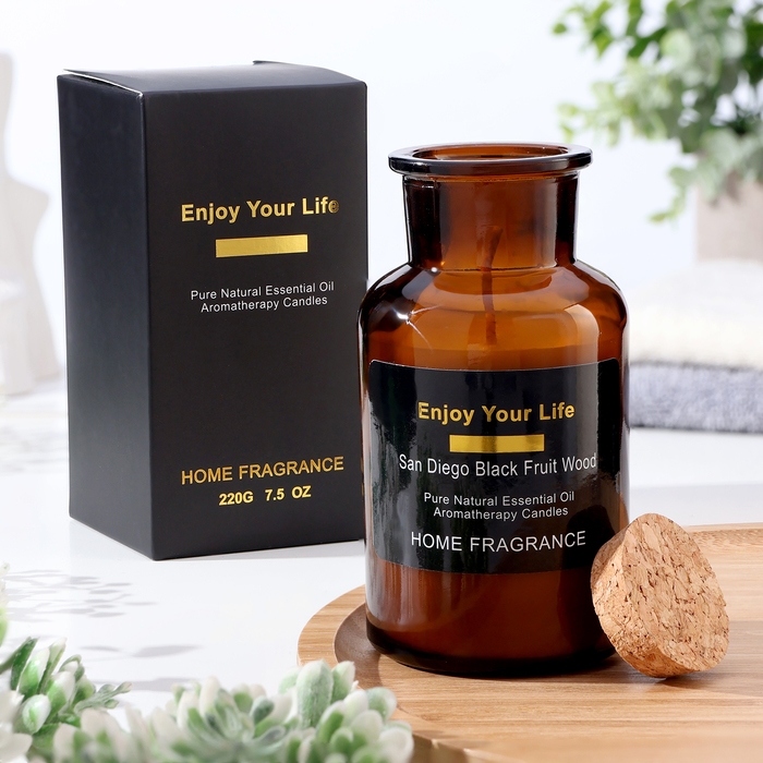 Свеча ароматическая в банке Свеча ароматическая в банке "Черная фруктовая древесина Сан-Диего", 6х13 см