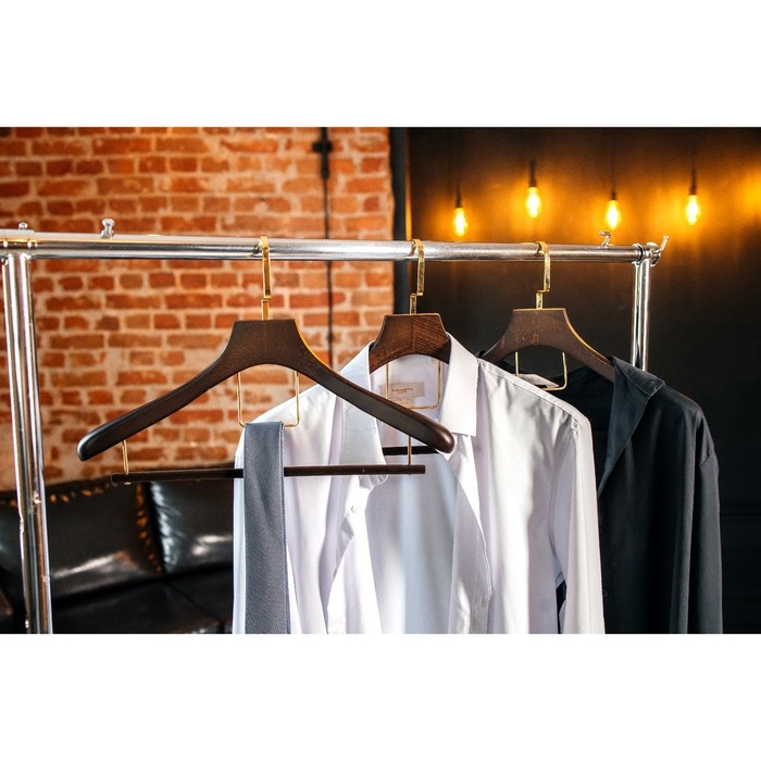 Плечики - вешалка для костюмов LaDо́m Brown Gold, 42,5&times;4&times;19 см, перекладина вельвет, широкие плечики, дерево бук