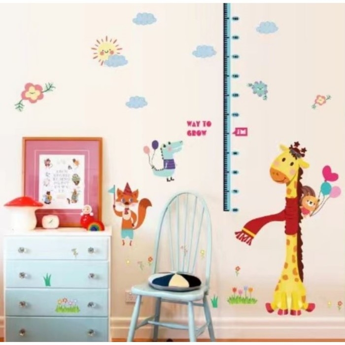 Наклейка пластик интерьерная цветная ростомер Наклейка пластик интерьерная цветная ростомер "Жираф и зверята" 60х90 см