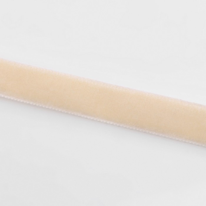 Лента бархатная, 10 мм, 18 &plusmn; 1 м, цвет молочный №04