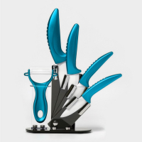 Набор кухонный на подставке &laquo;Изгиб&raquo;, 5 предметов: 4 ножа, 7,5 см, 10 см, 13 см, 15 см, овощечистка, цвет синий